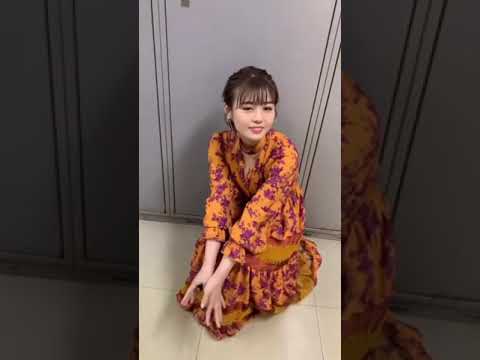 井口綾子 突然の谷間アピール