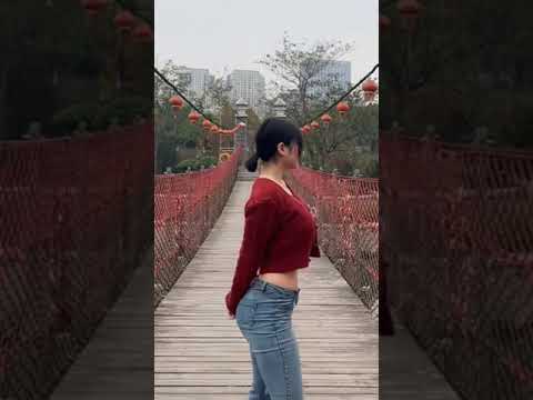 すごいスタイル！爆乳ちゃん