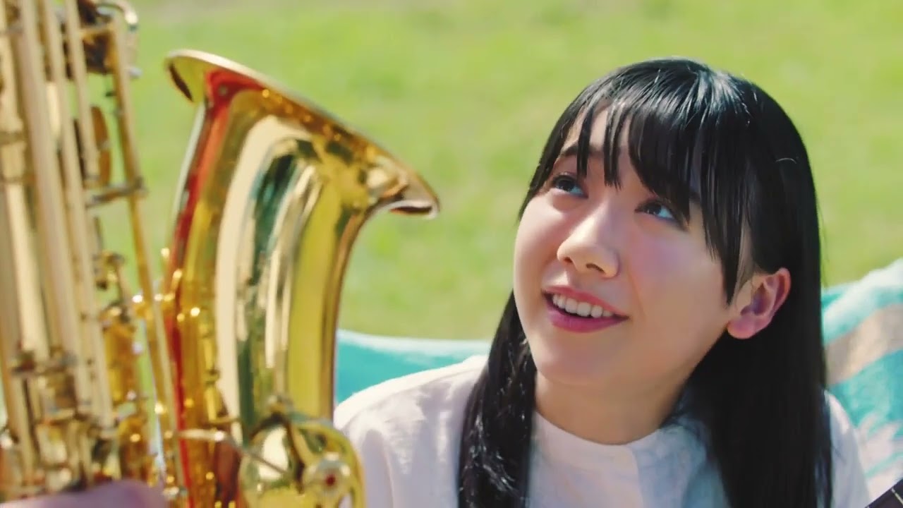スズキ スペーシアの新CM「ザ・かぞく 海辺のウクレレ/昼間」篇が配信され、芦田愛菜さん、寺田心さん、佐藤二朗さん、中越典子さんがご出演