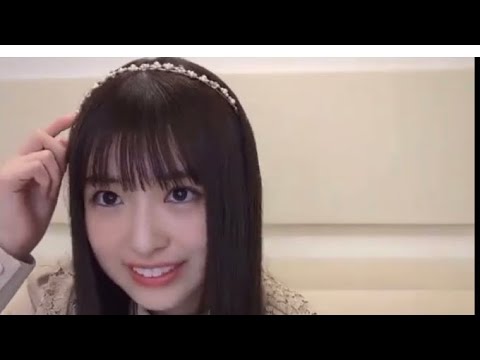 同期にメイクしてもらってる小川彩