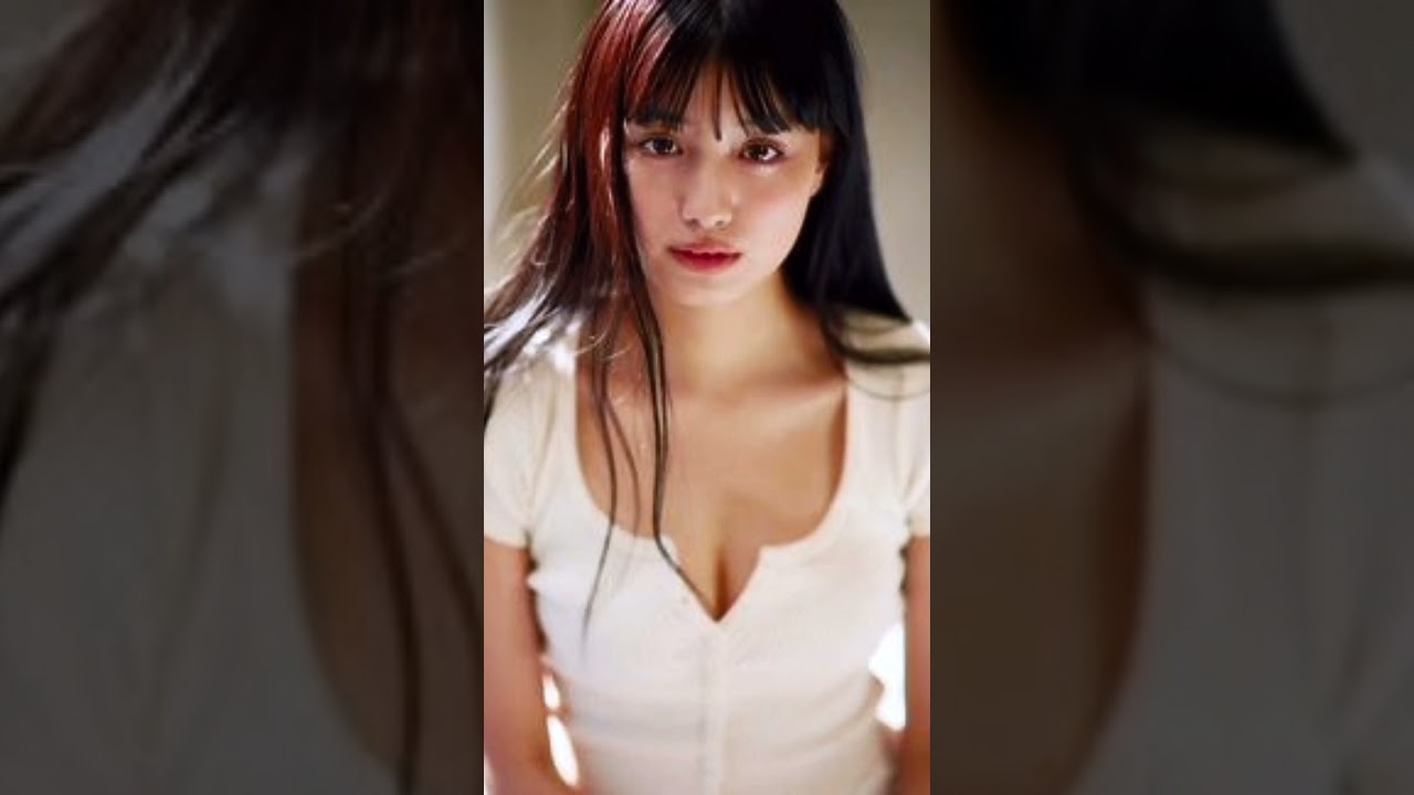 イズ役鶴島乃愛さん水着
