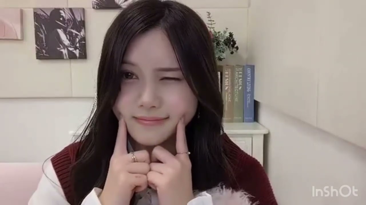 伊藤理々杏　ウィンク