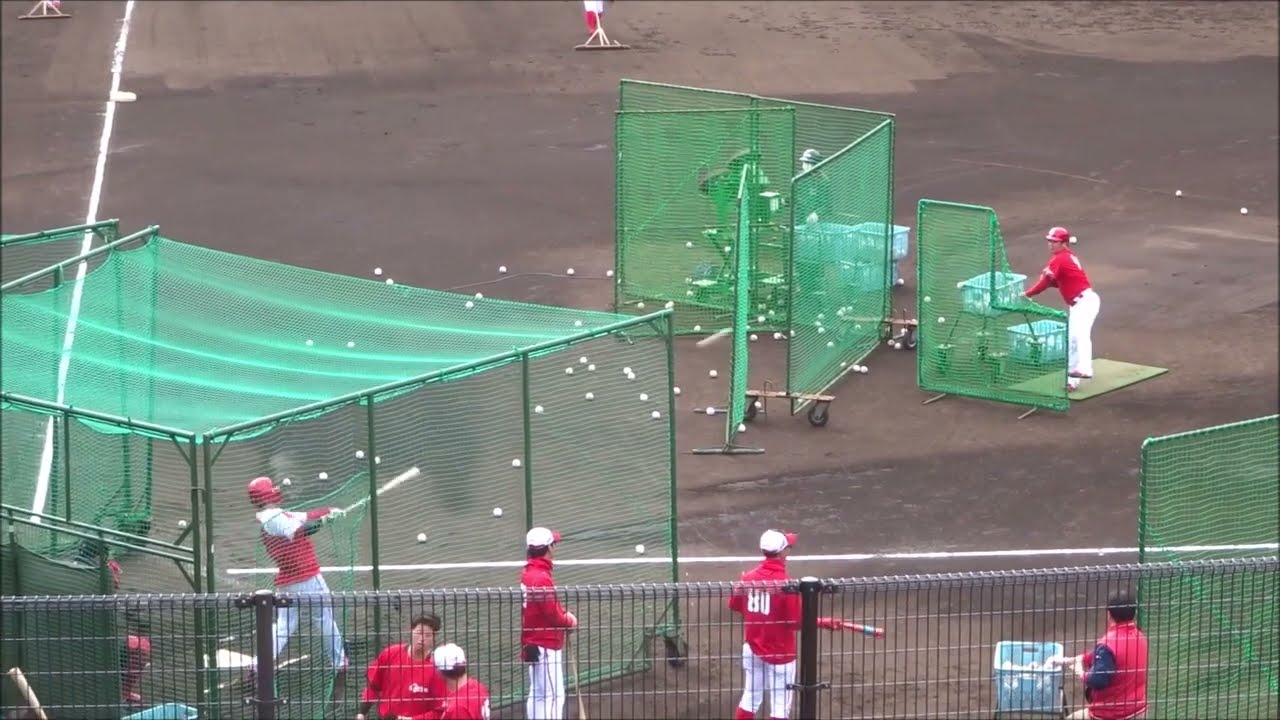 長野久義選手の背番号5を引き継いだ西川龍馬選手のバッティング練習