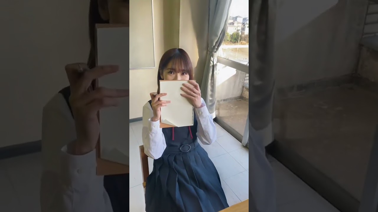何か描いている #柏木由紀