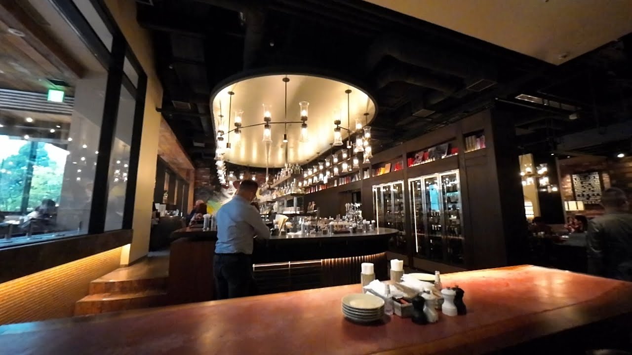 【Japan Walk】Shinjuku, Tokyo: Walk through NEWoMan Shinjuku food hall.