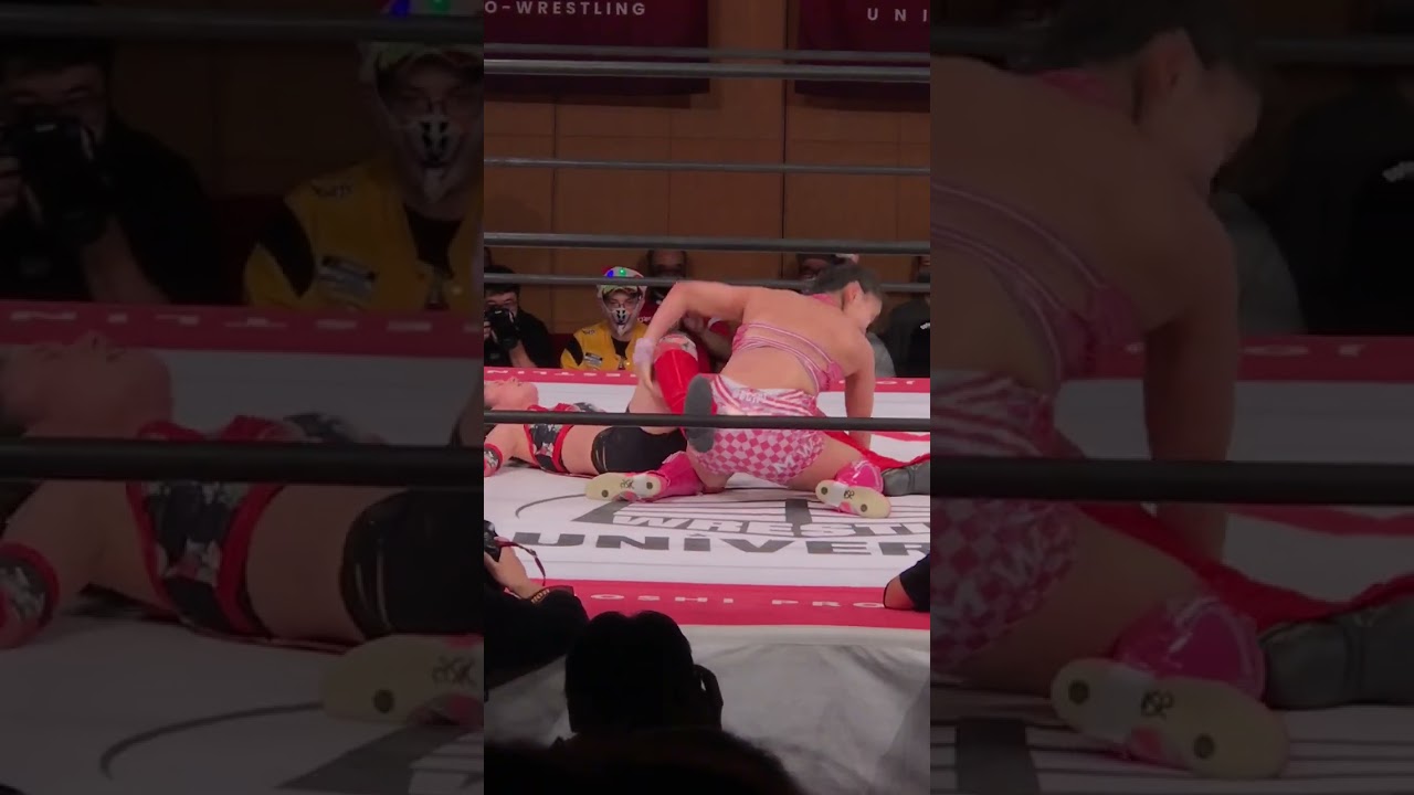 長野じゅりあのコンビネーションがらくに決まるも渡辺未詩がカットして開花式ジャイアントスイングからティアドロップでじゅりあから3カウント！　東京女子プロレス「せ〜の、メリークリスマス！2022」