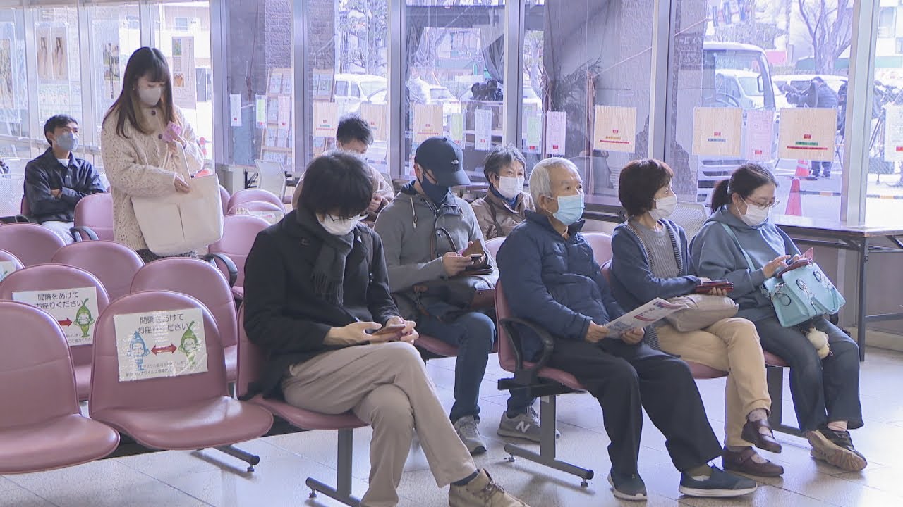 13日からマスク着用が個人の判断に　市役所では訪れる多くの人が着用　デパートでは売り場に変化　岡山〈新型コロナ〉