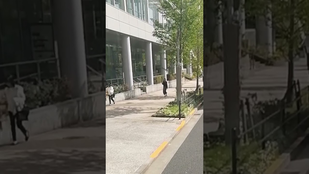 【春のパンチラ祭り】強風に煽られるアラサー女社長の派手なTバック…