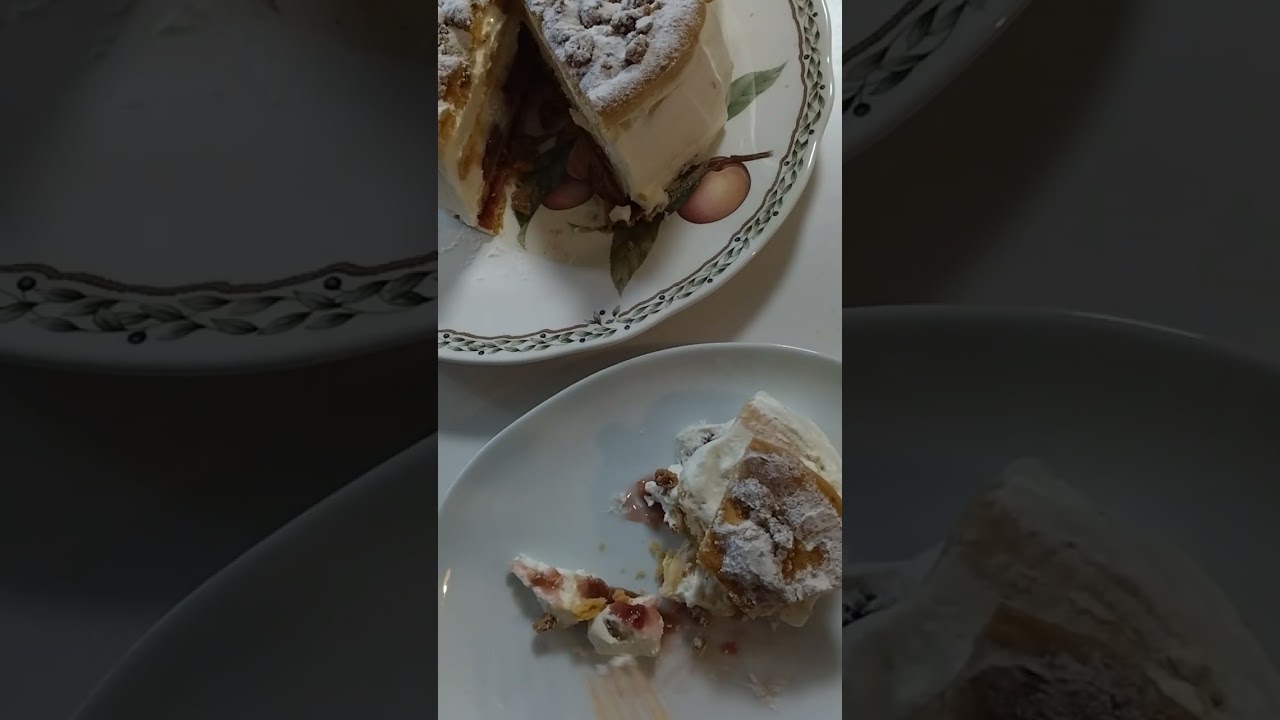 シューのケーキ！？サクランボが美味なフロッケンザーネトルテ🍒