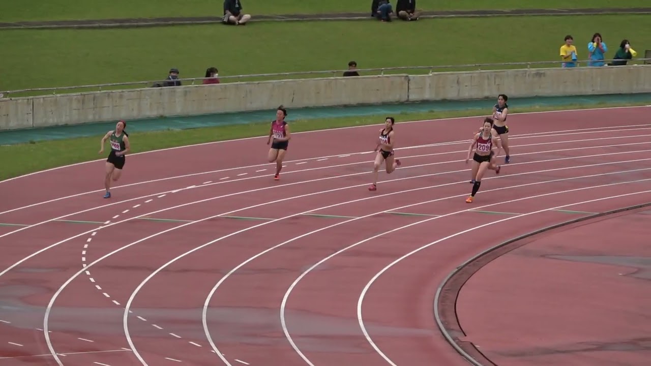 20230430121357宮崎県高校ジュニア女200ｍ予選3組 中富 優依3/宮崎(延岡)