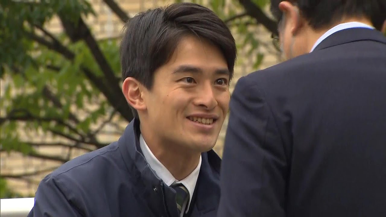 最年少「市民の方々に結果で伝える努力を」芦屋市長選で２６歳・高島崚輔さんが初当選（2023年4月24日）