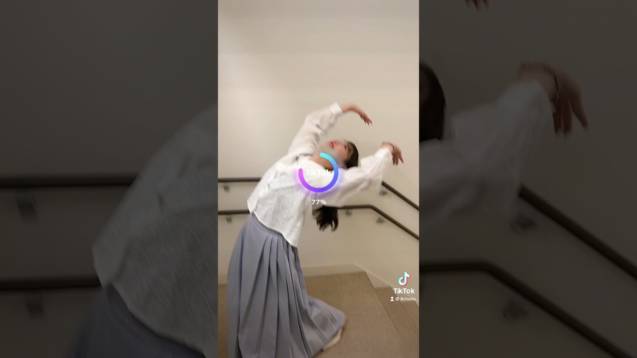 変なポーズの藤本紅美アナウンサー🆚AIマンガ #Shorts