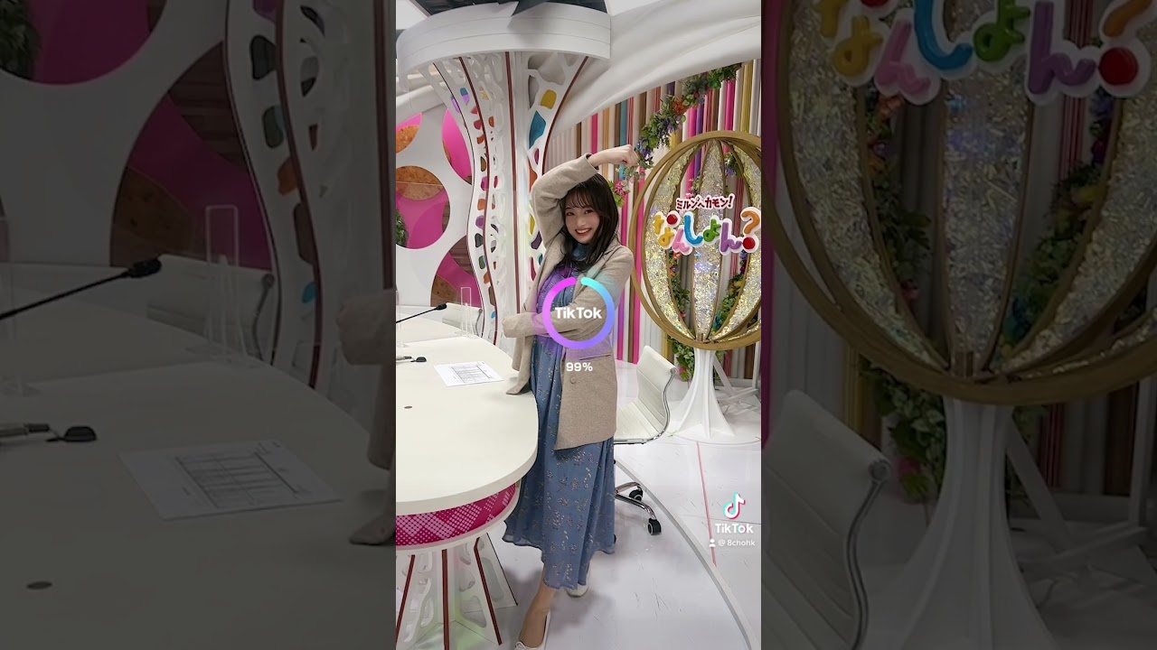 変なポーズの森下花音アナウンサー🆚AIマンガ #Shorts