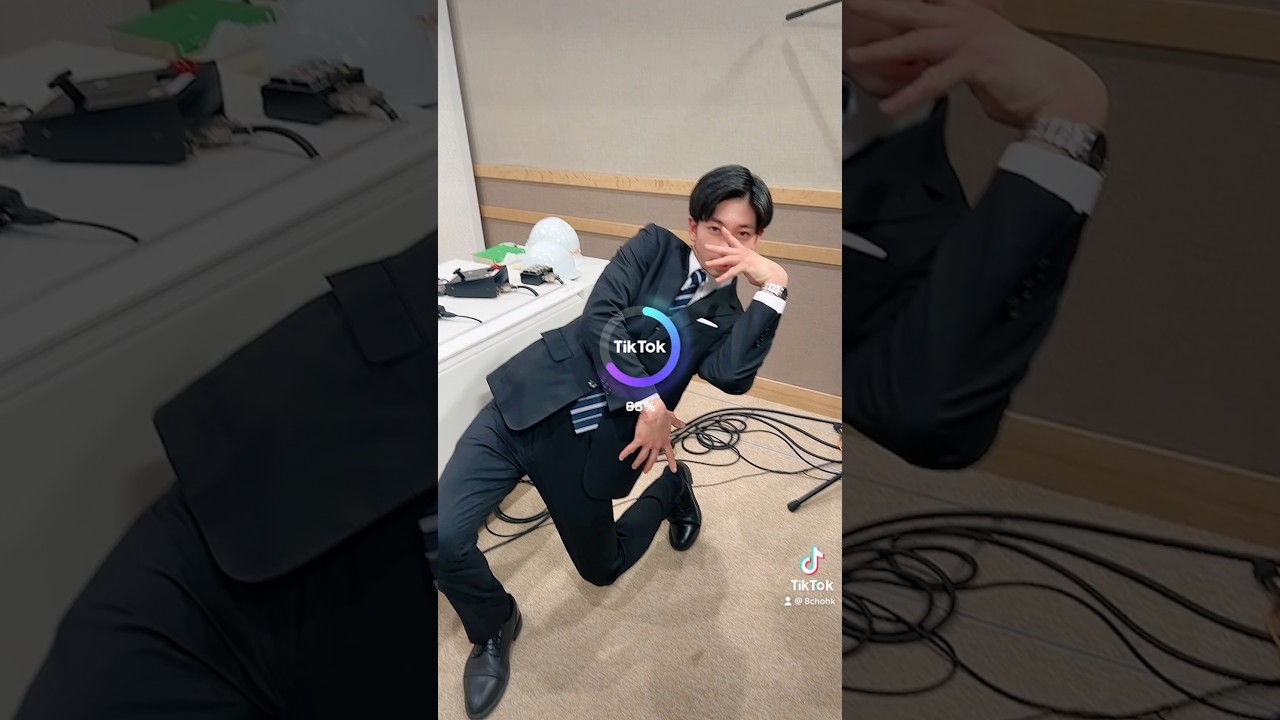 変なポーズの長尾龍希アナウンサー🆚AIマンガ #Shorts