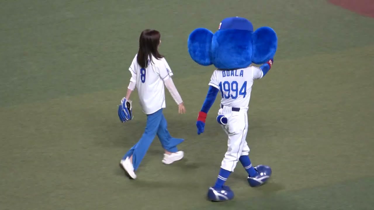 【始球式】【中日】フジの佐久間みなみアナ 地元名古屋で始球式‼️ 現地映像
