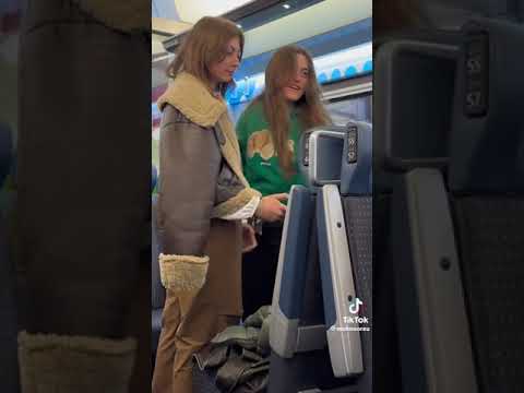 イタリア人女子学生らの酷過ぎるアジア人差別　　Italian racists　이탈리아 여대생의 무서운 아시아 인종 차별