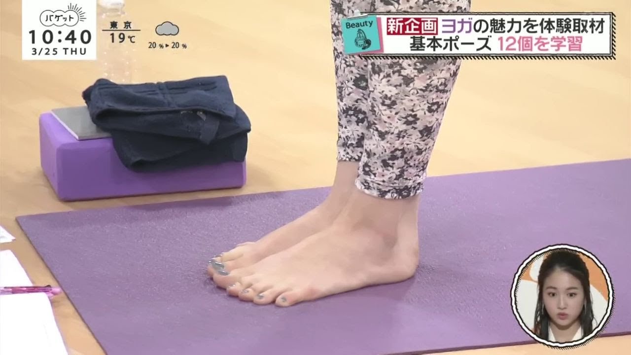 Japanese woman newscaster’s barefeet Part.7