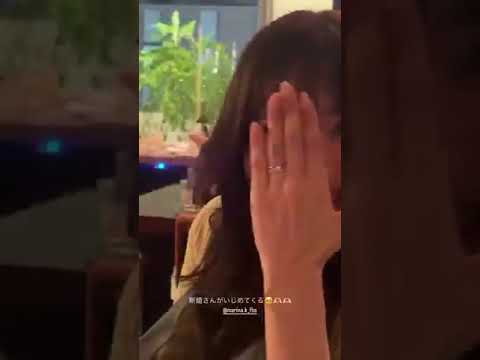 (EX-AKB48) Abe Maria, Kobayashi Marina shows off her wedding ring