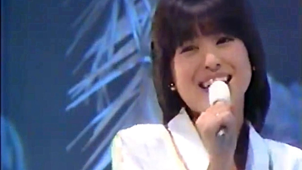松田聖子　秘密の花園　スカートが短すぎて…♡
