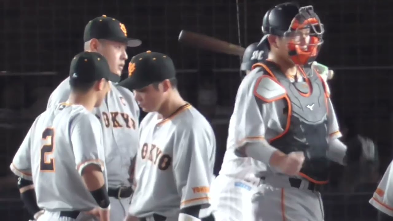 壊れたのか 岡本和真と吉川尚輝が隣で真顔 リズムを刻んじゃってる坂本勇人