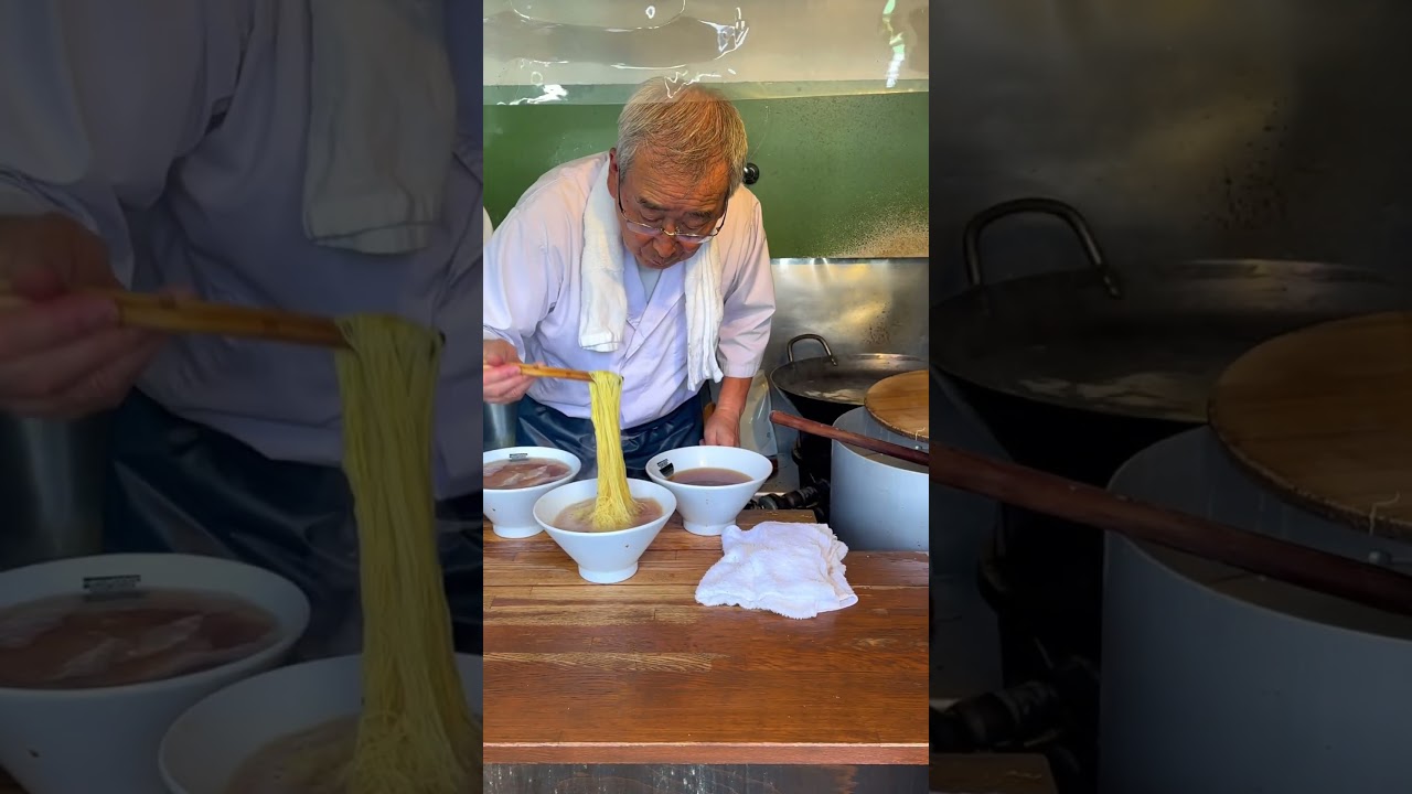 築地に行ったら必食のラーメン！歴史を感じる味わいは創業68年！【築地グルメ 若葉】