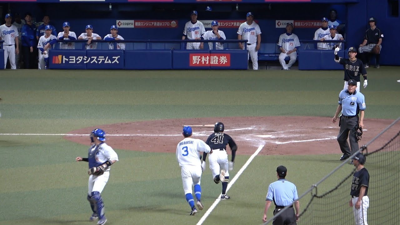 石川昂弥が好捕もカバーが遅れ本塁が一瞬がら空きに（2023年6月4日）