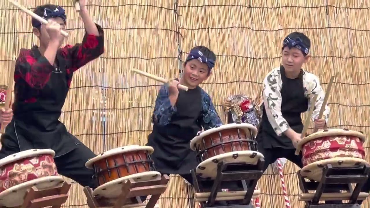 座・獅子乃翼「シメシメパラダイス」わくわく並木広場にて