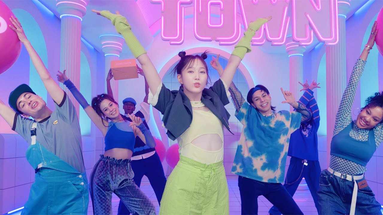 本田翼、おなかチラリ　モー娘。「恋愛レボリューション21」に乗せアピール！　ZOZOTOWN新CM「ZOZO MUSIC SHOW Y2K」編