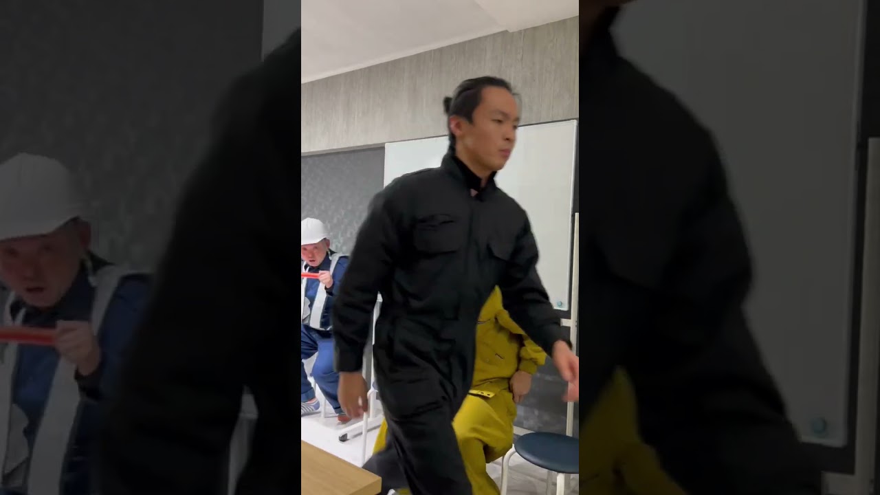 寂しがり屋な警備員さんに会う職人