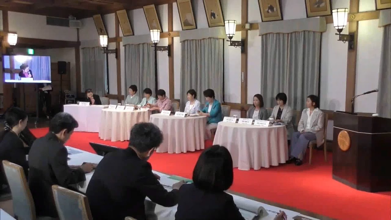 女性活躍推進へ  小池知事「政治分野で女性はずっと野党だ」