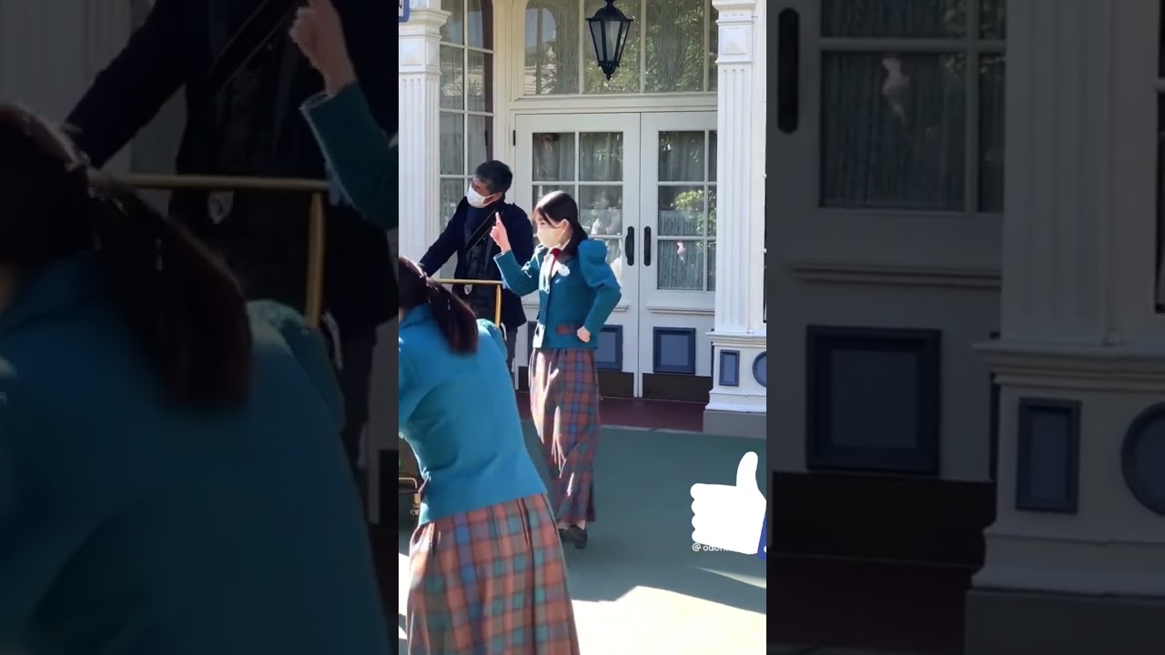ディズニーランドの可愛いキャストのお姉さん#ディズニーランド#キャスト#お姉さん