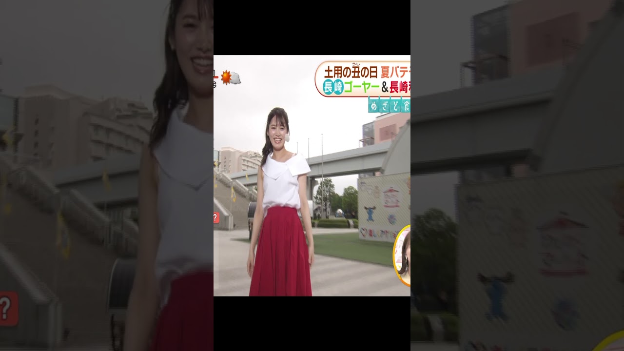 ピンクのブラ紐が見えてしまう谷尻萌ちゃん