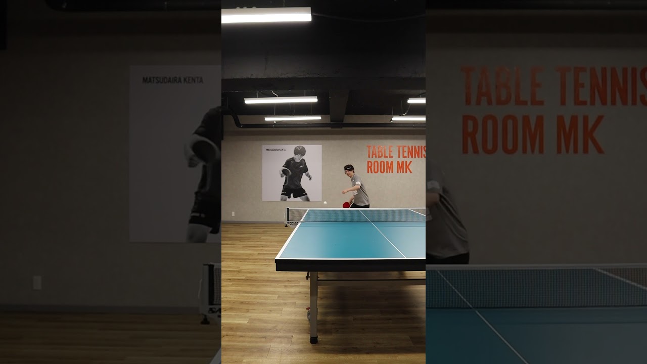 ありえない角度からあり得ないボールを打つ！　#shorts