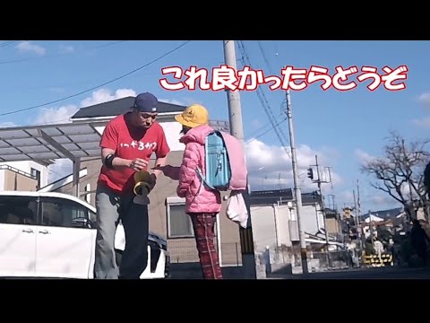 【ほっこり癒し映像】私に天使が舞い降りた！ いや ジャグリング練習中のおっさん大道芸人に天使が舞い降りた！  マジ大道芸人HAMAR