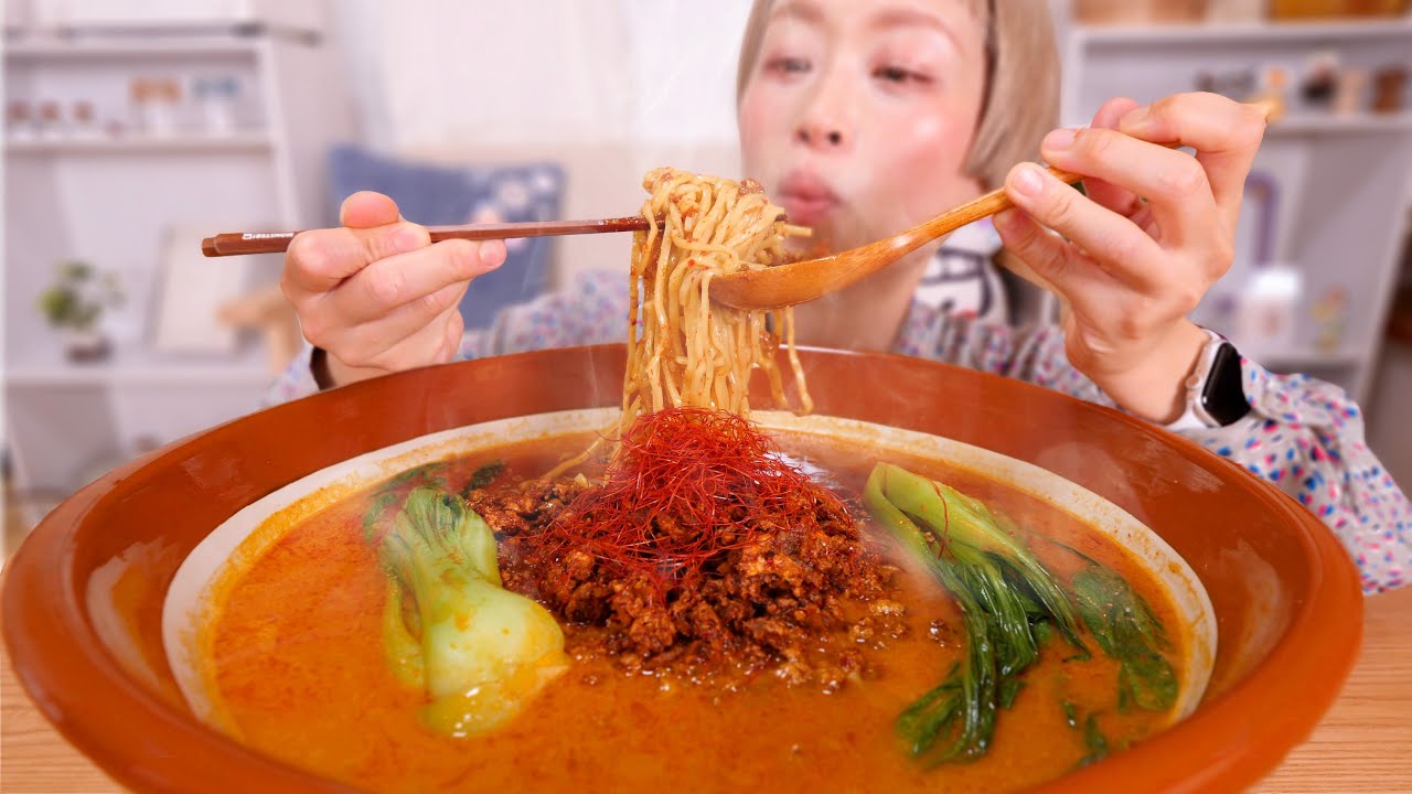 【大食い】【⚠すすり音】巨大激辛タンタン麺をすする女。ごまたっぷり贅沢！激辛！担々麺！【モッパン】【MUKBANG】