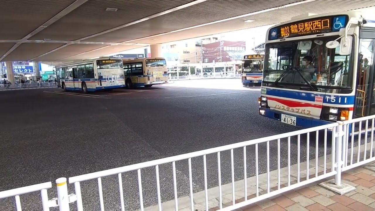 臨港バス鶴見営業所いすゞエルガノンステップバスT511号車鶴見駅西口にて、