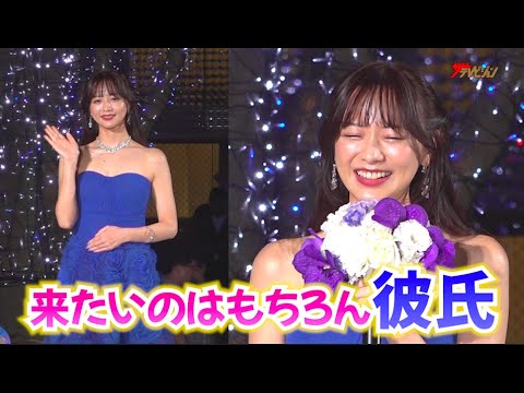 森香澄、イルミネーションに一緒に行きたい人は「もちろん彼氏」と即答も…? 肩出し青ドレスで六本木に降臨! 『Roppongi Hills Christmas 2023』けやき坂イルミネーション点灯式