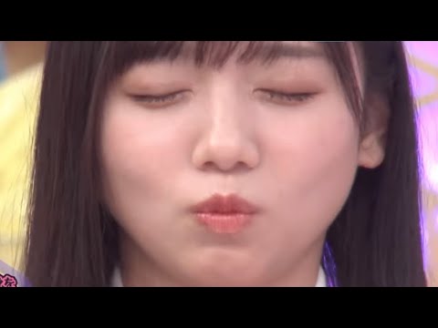 キス顔を披露する齊藤京子