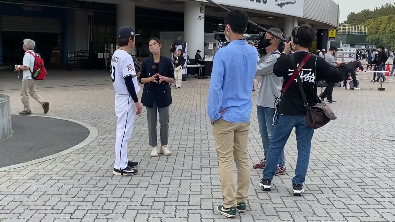 山本申伸投手？にインタビューのフジテレビアナウンサー　松崎　涼佳　　2023 4/14