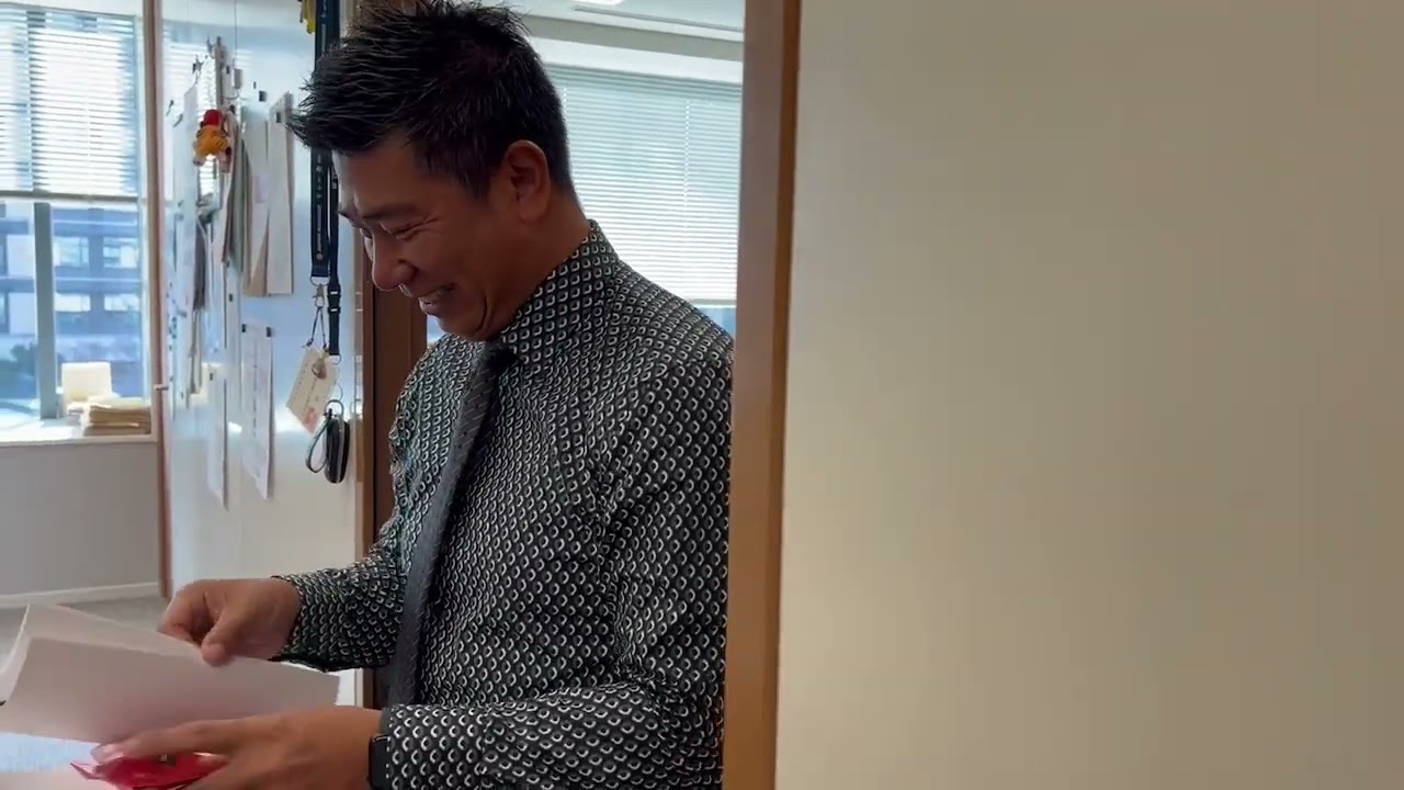 【クリスマスが誕生日な、めでたい男健一郎】党の方々にお祝いしてもらいました。立花党首に年齢聞かれて無視してたことが気がかりですw