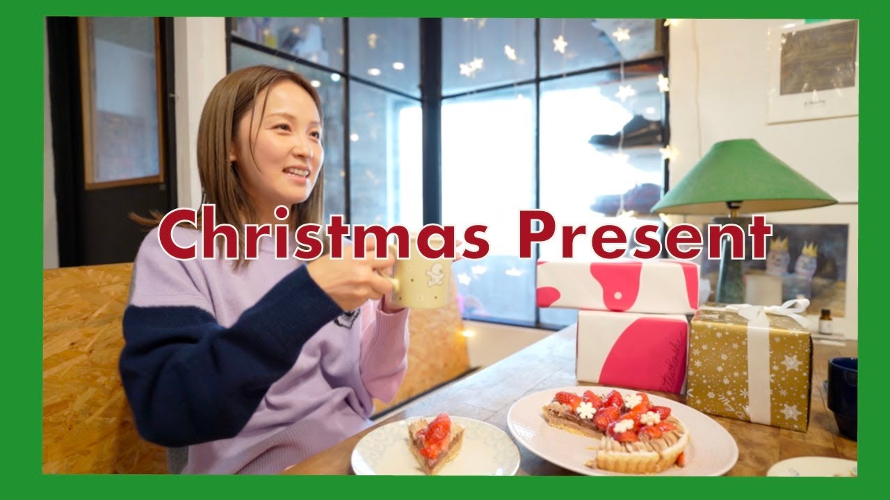 クリスマスケーキを食べながらサンタさんからの？プレゼント交換🎅🎁