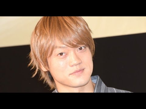 B1- おばたのお兄さん、妻・山崎アナ&長男顔出しの3ショットを公開 「鼻がパパに似てまーきのっ」反響