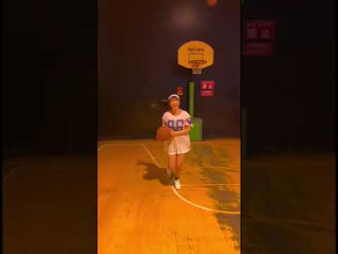 奥村梨穂　あれ？球体が3つある！！