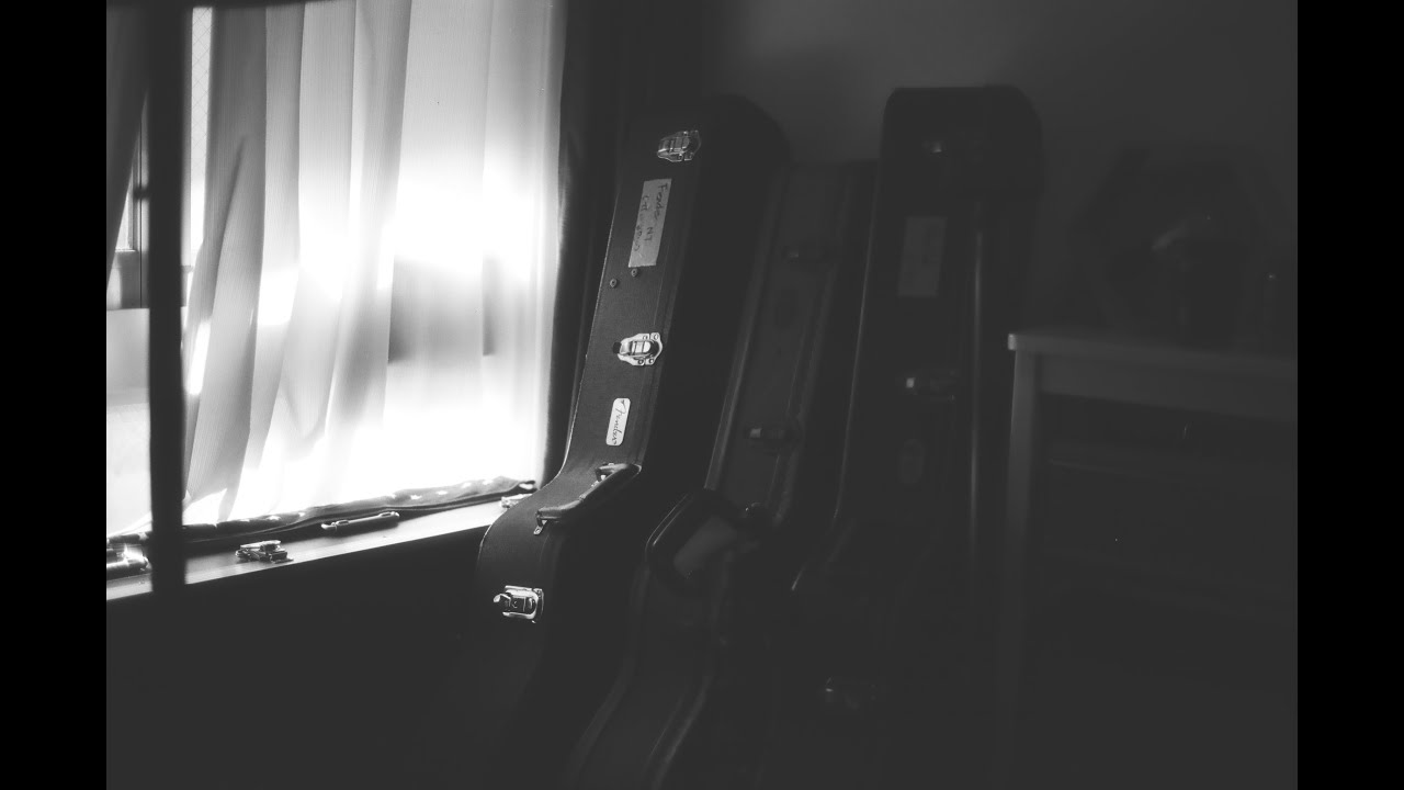 「寝れない夜はアコギと歌とデカフェ☕」