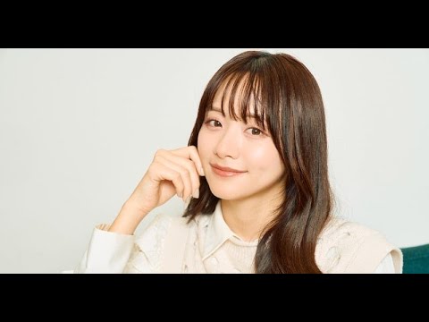 B1- 森香澄、太もも全開ミニ丈で妹と“顔出し”ダンス「姉妹可愛い」「よく似てる」「この格好で踊れるの凄いですわ」