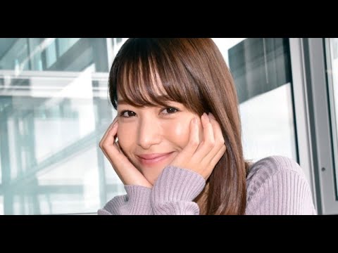 B1- 鷲見玲奈、超ミニスカで美脚あらわに“ダンス”「ひたすらに可愛い動画」「ノリノリですね」
