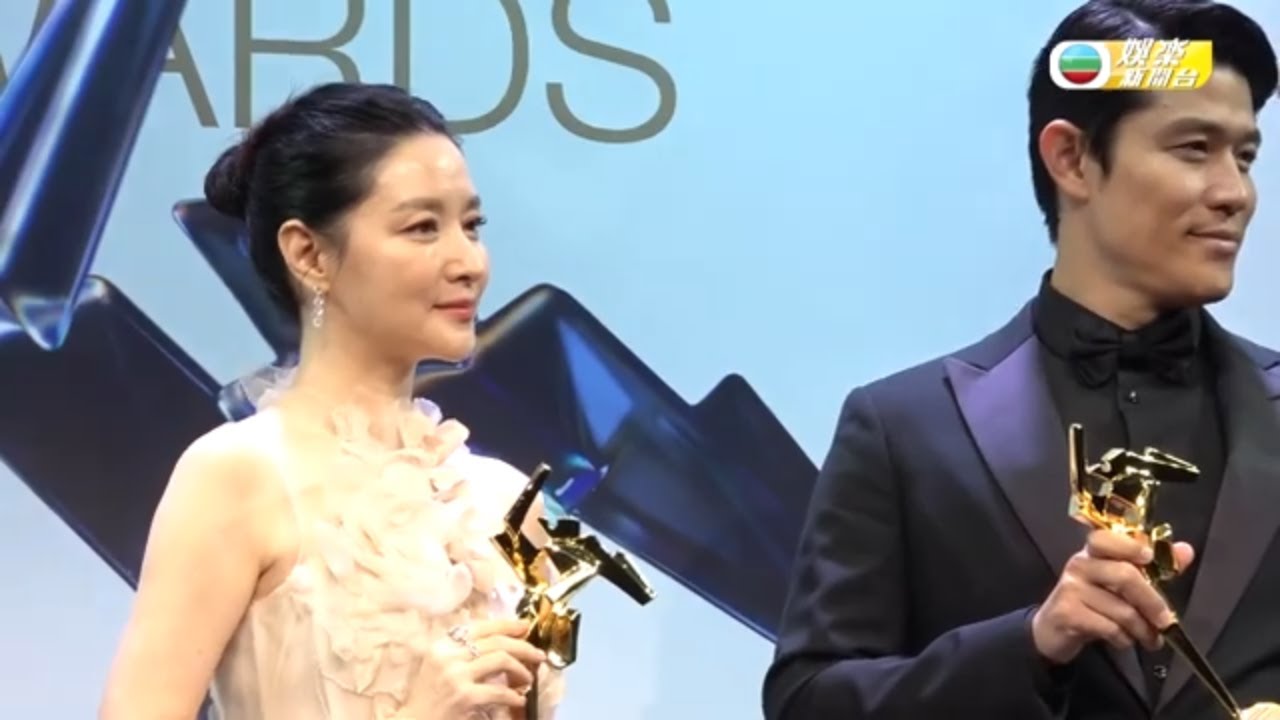 李英愛艷壓全場親民狂派心｜蔡卓妍約老友范冰冰香港夜遊｜HK E News 娛樂新聞報道