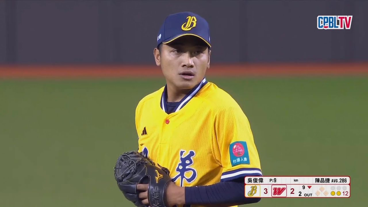 【RHINOSHIELD 壓制全場】 03/31 小黑本季首次登板，雖被敲安，但靠著隊友的美技守備化解危機，幫助兄弟守下勝利。CTBC BROTHERS 中信兄弟