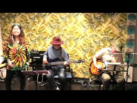 『It's Not The Spotlight』Gerry Goffin(cover)  鷲尾悠持郎(歌＆ギター)　  まつしまやすえ(コーラス)　Nack.J(ベース)