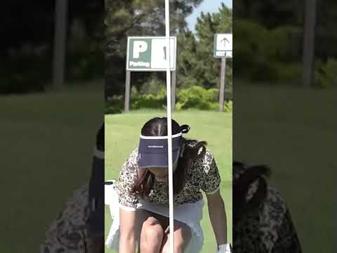 【鷲見玲奈】ミニスカゴルフしゃがみパ〇チラ！！